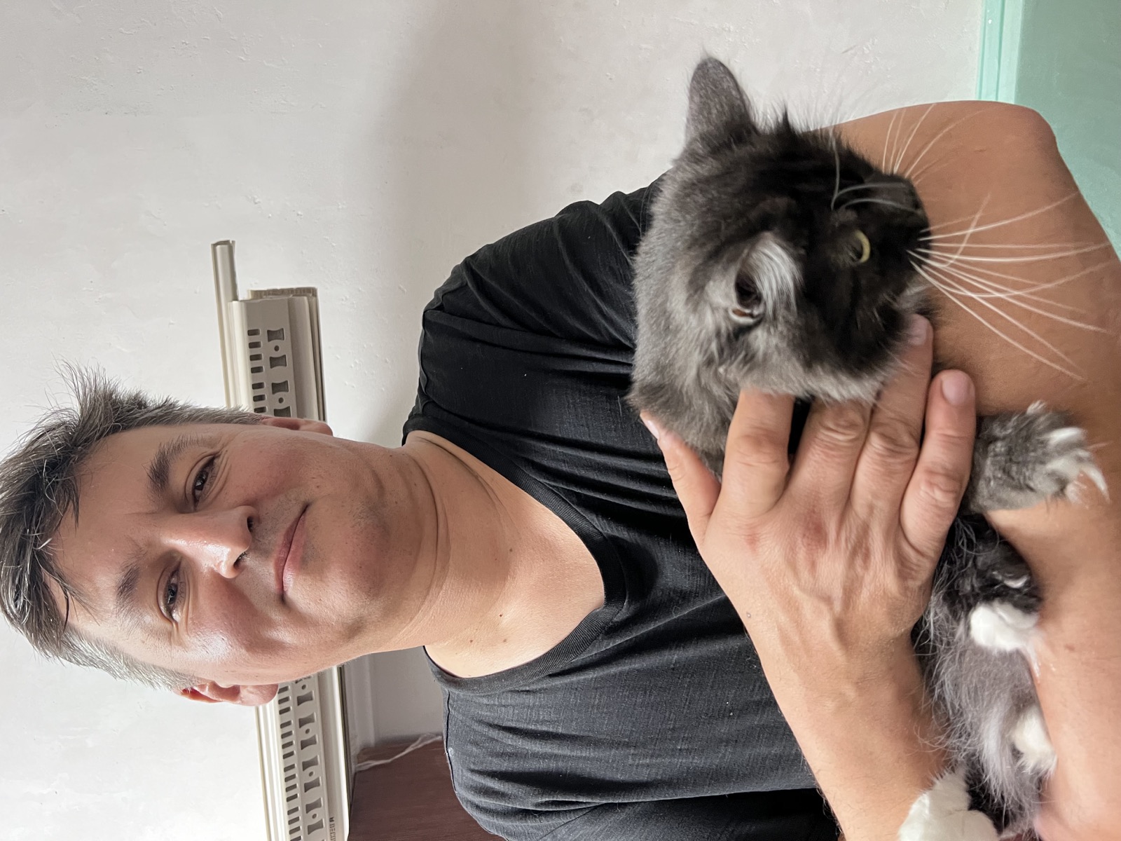 Папа с кошкой Тучей